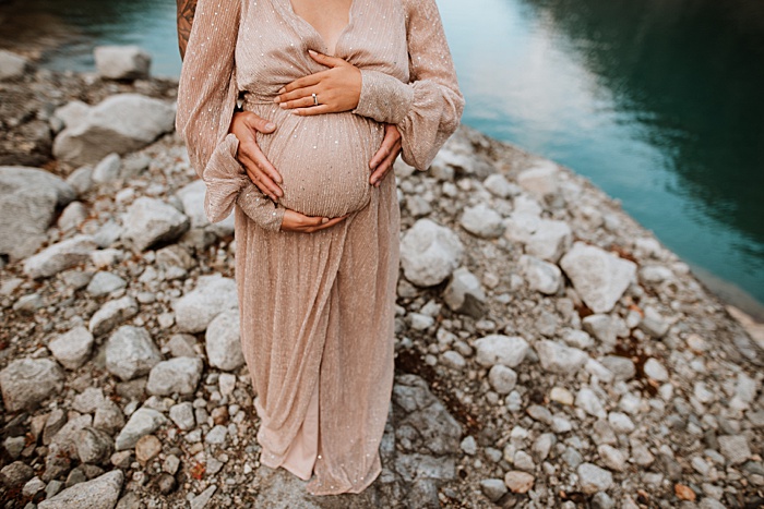 As a Maternity photographer in Vancouver I know lots of great places for session, but this was by far the most spectacular!