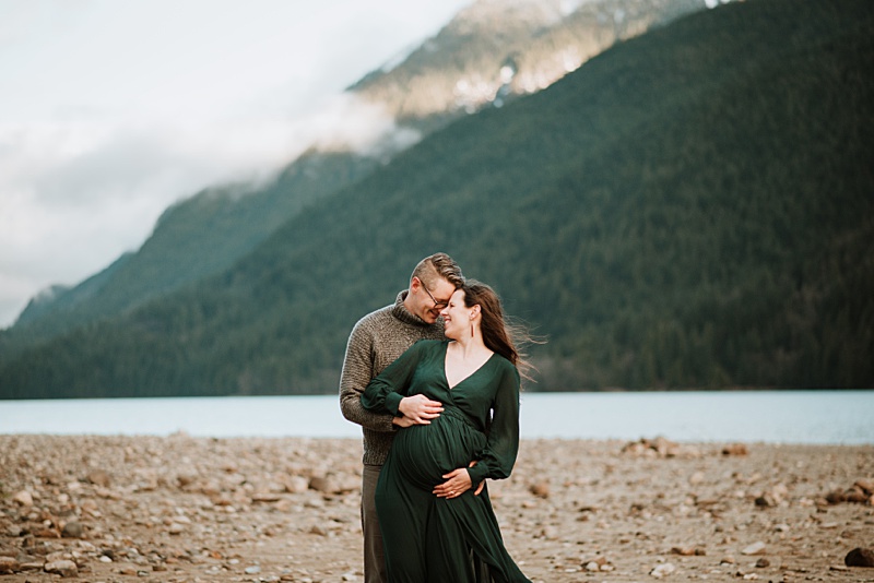 Vancouver Is The Perfect Backdrop for Your Maternity Session