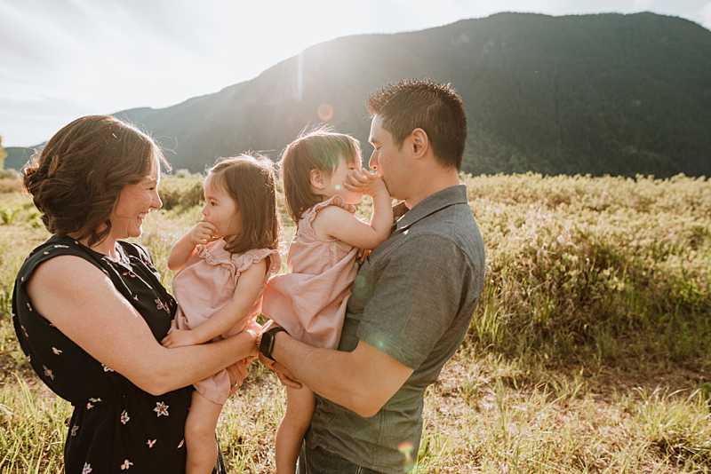 Family playing together - find things to do in Kelowna