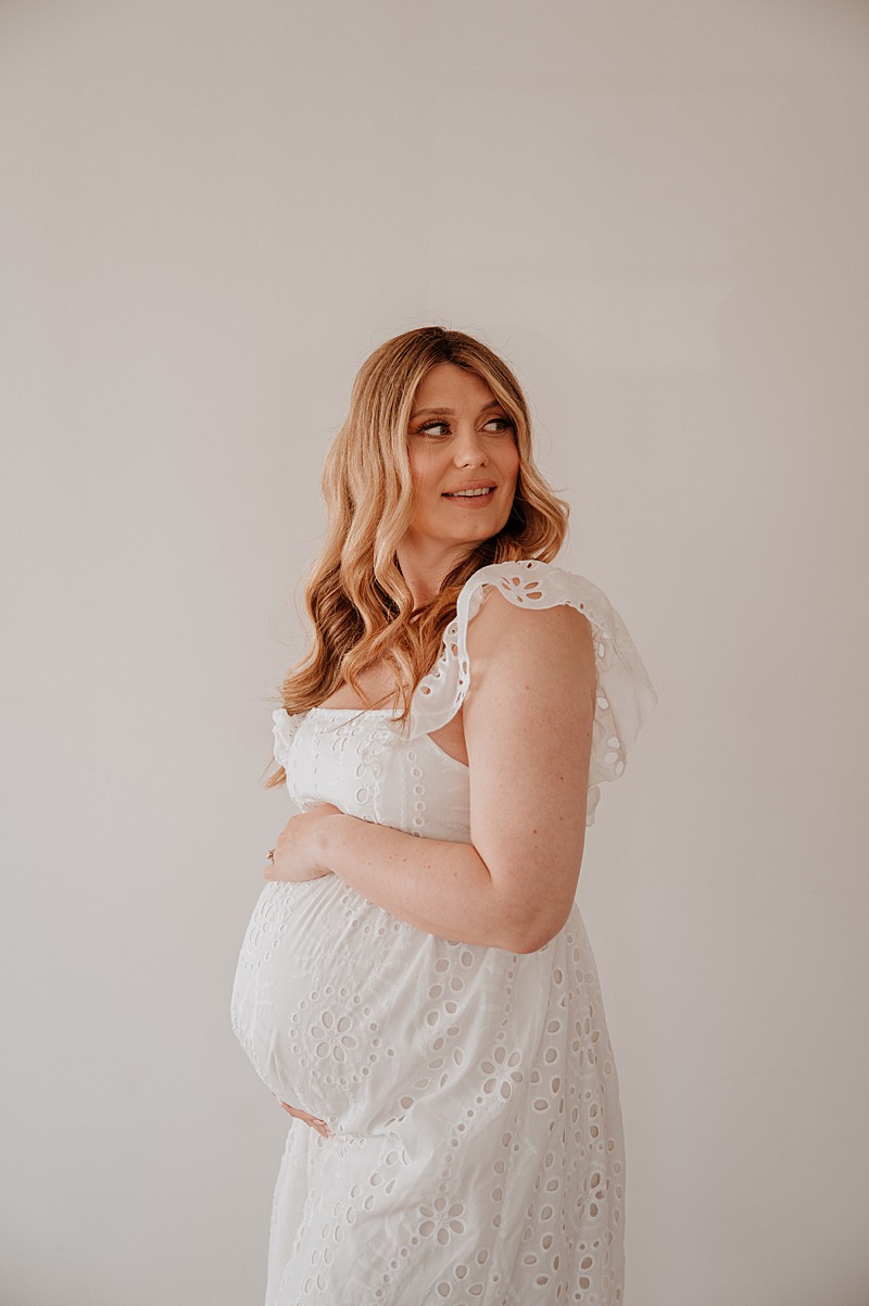 Neutral outfit ideas for individual portraits in Vancouver